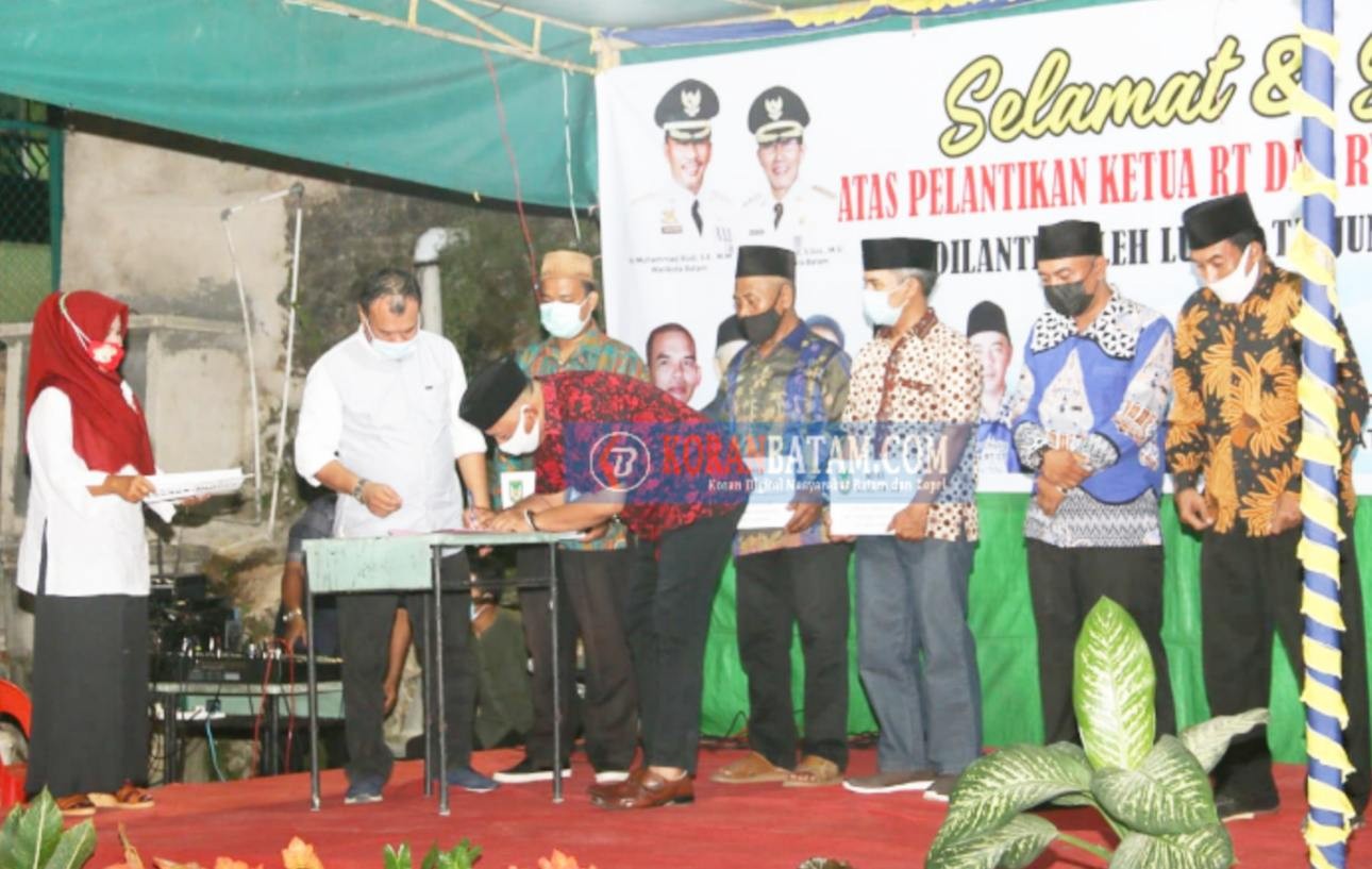 Lima Ketua RT dan Satu Ketua RW Dilantik Lurah Tanjungsengkuang