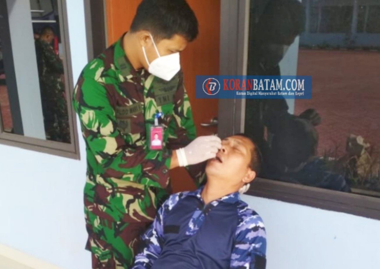 Seluruh Prajurit TNI AU Lanud Hang Nadim Jalani Swab Antigen