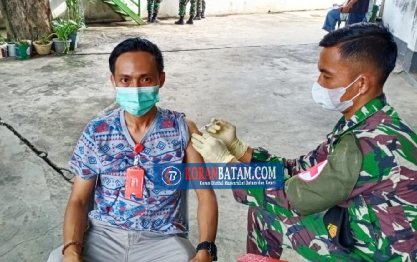 Percepat Vaksinasi Covid-19, Tim Mobil Gurindam 12 Kodim 0316 Batam Terapkan Metode Jemput Bola