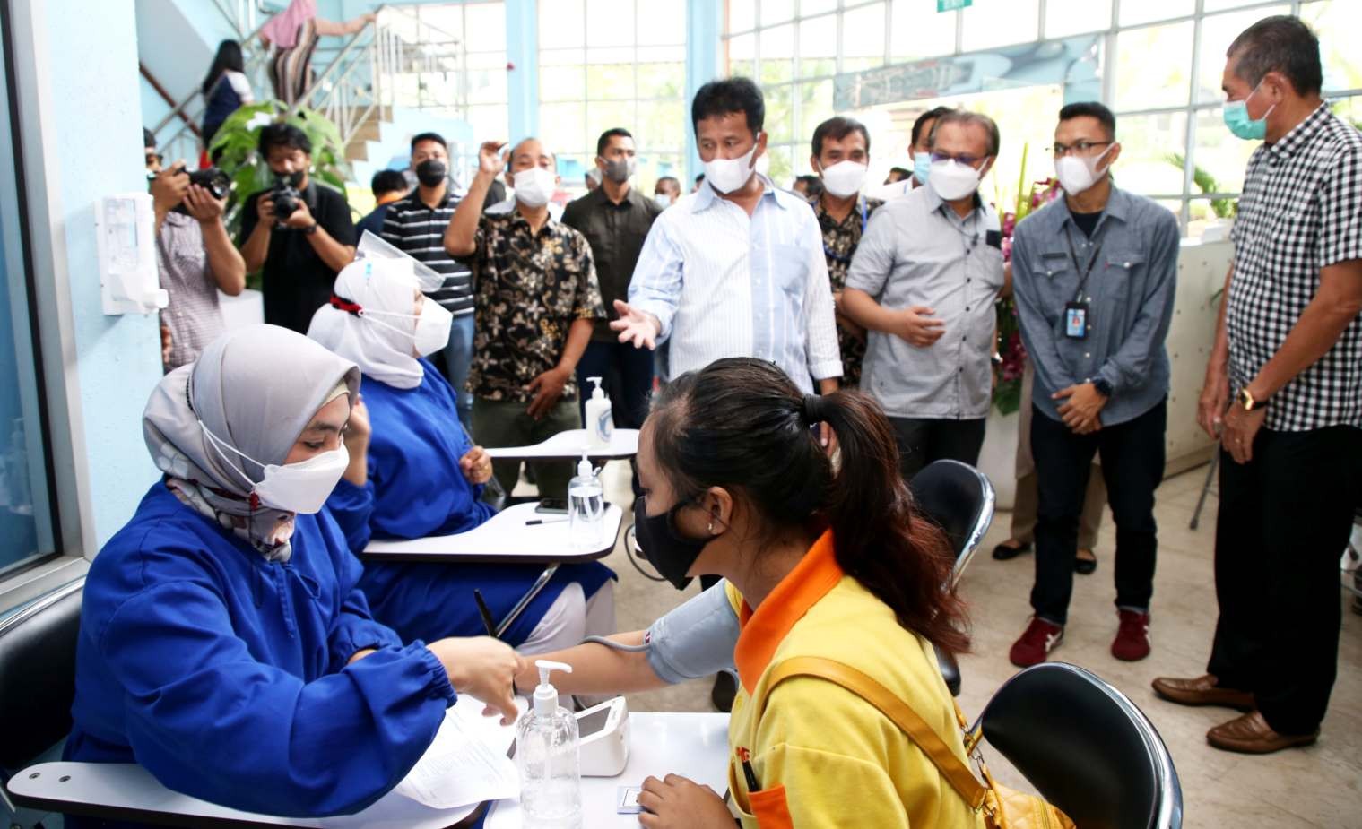 Vaksinasi bagi Pekerja Industri untuk Mendukung Jalannya Industri dan Investasi