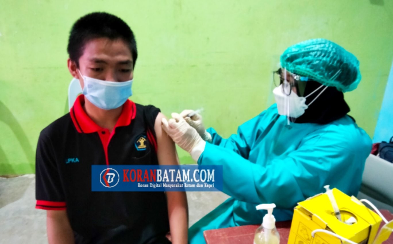 HAN 2021, Anak Didik Pemasyarakatan LPKA Batam Disuntik Vaksin Covid-19 Dosis Pertama