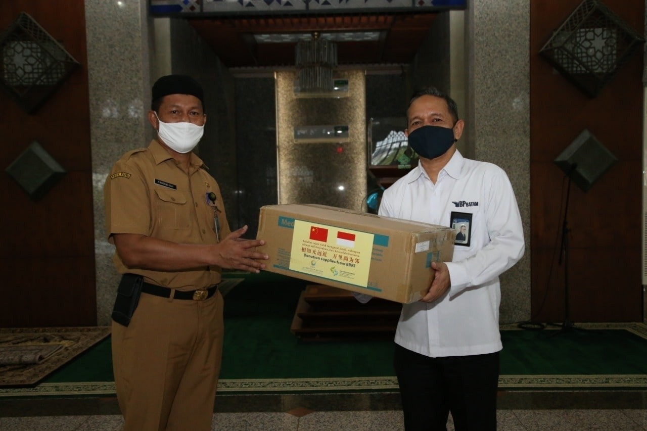 Tekan Penyebaran Covid-19, BP Batam Bagikan Masker