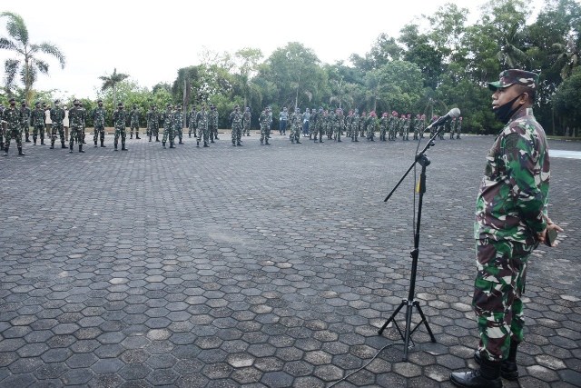 Asrena Danlantamal IV Berikan Pengarahan kepada Prajurit dan PNS Lantamal IV