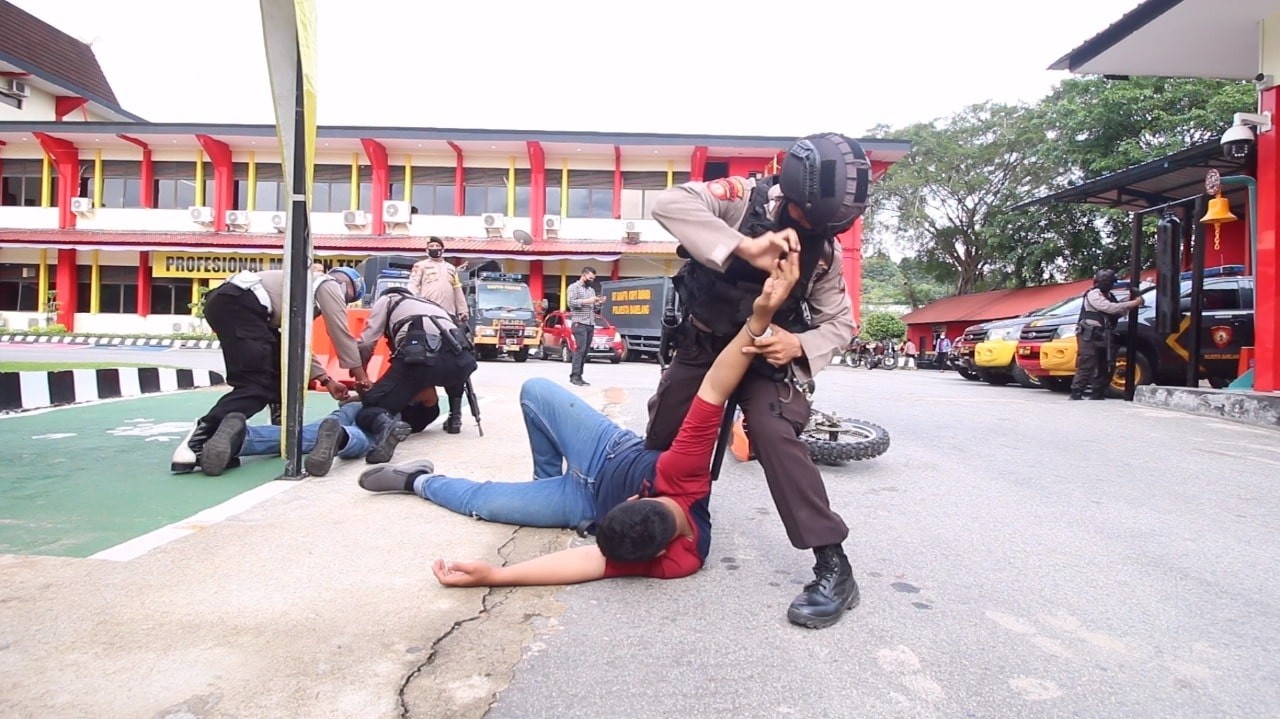 Polresta Barelang Simulasi System Pengamanan Markas Komando