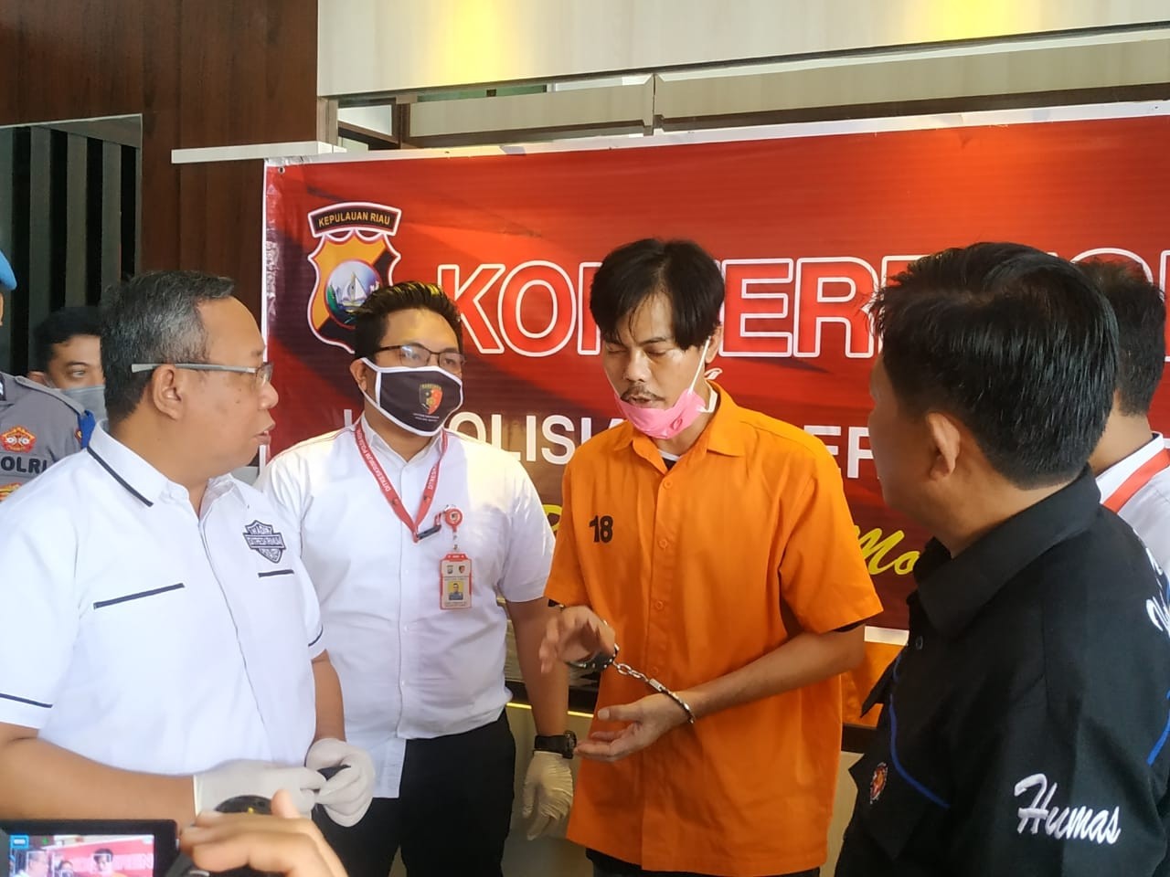 Tipu Korban Hingga Rp 12 Miliar, Dit Reskrimum Polda Kepri Bekuk Pelaku di Manado