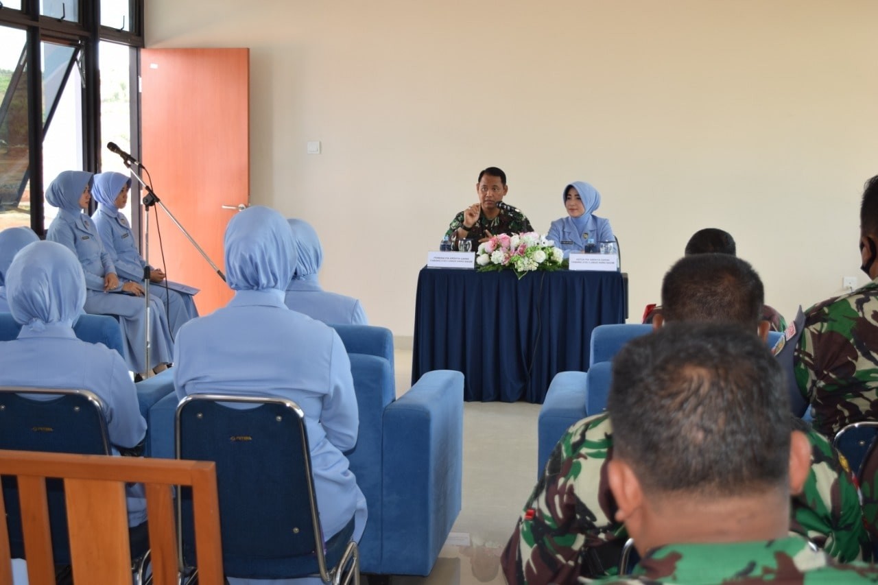 Danlanud dan Ketua PIA Ardhya Garini Cabang 21/D.I Lanud Hang Nadim, Ajak Jajaran Bijak Menggunakan Medsos