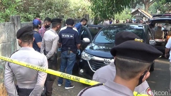 Warga Geger, Temukan Mayat dalam Mobil Penuh Bekas Tembakan