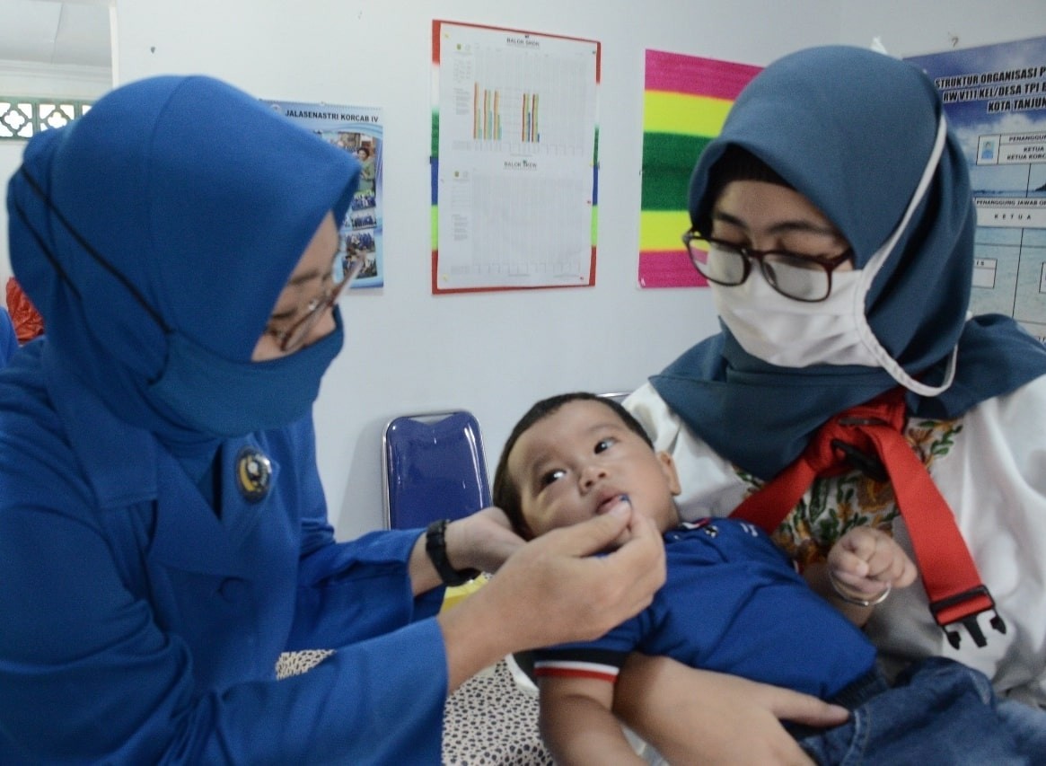Ketua Korcab IV DJA Lakukan Bakti Sosial, Berikan Vitamin kepada Anak Balita