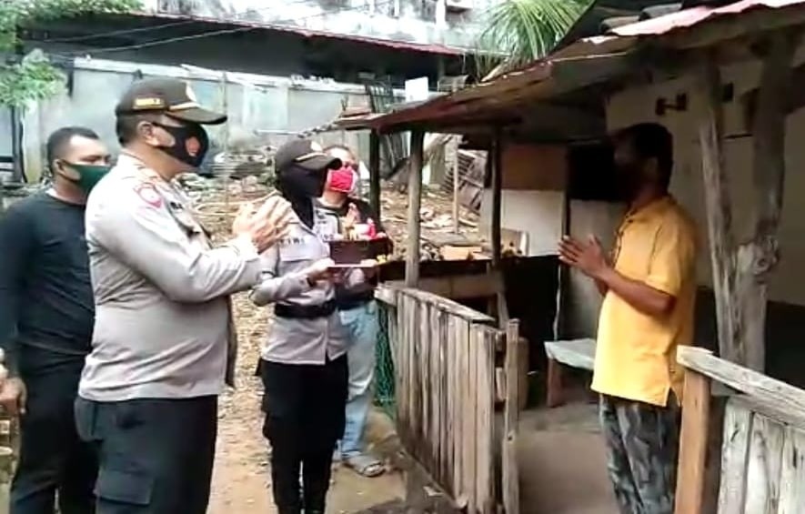 Polsek Tanjungpinang Barat Kejutkan Warganya Rayakan Ulang Tahun