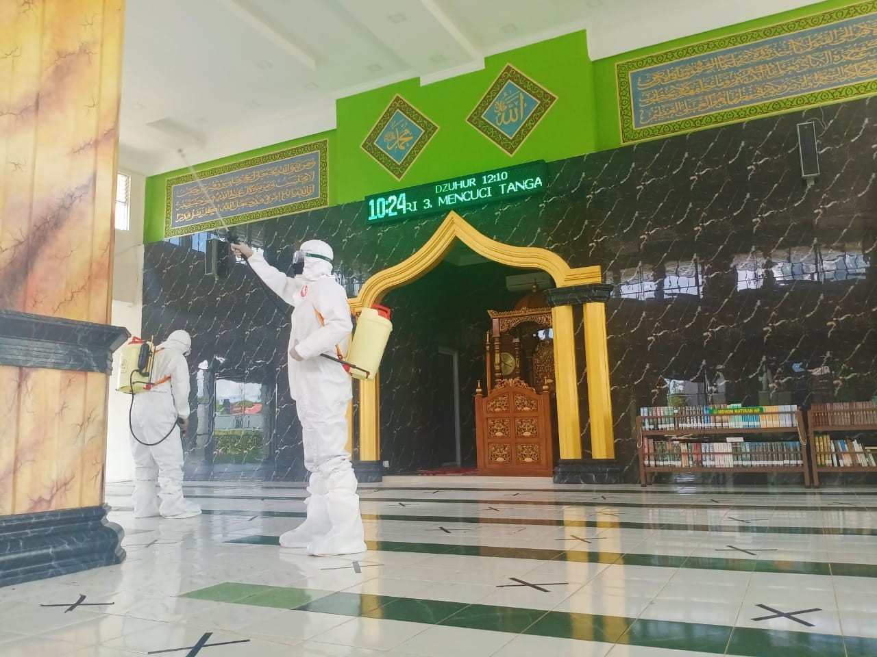 Putus Mata Rantai Covid-19, Polres Tanjungpinang Semprotkan Disinfektan di 12 Masjid