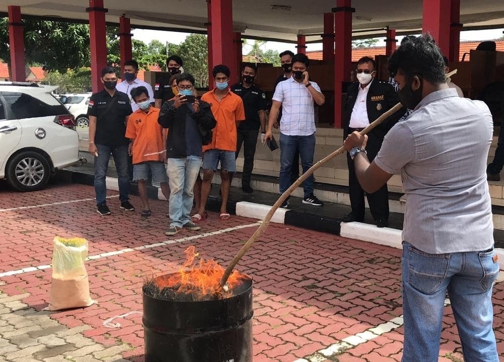 Dit Resnarkoba Musnahkan Barang Bukti Narkotika