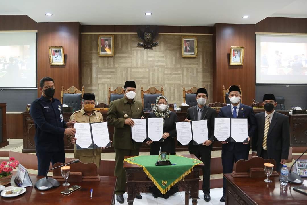 DPRD Anambas Sahkan Empat Ranperda Menjadi Perda