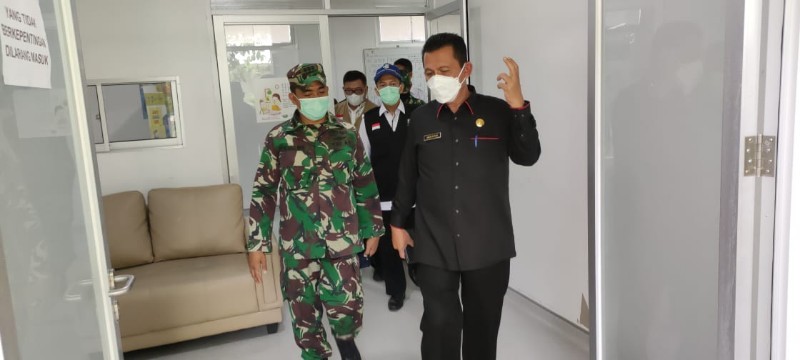 gubernur-bersama-kepala-rski-galang.jpg