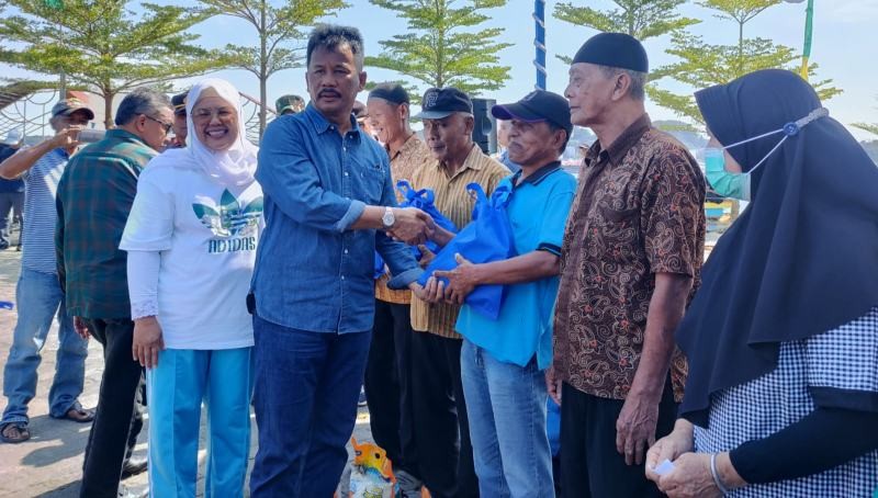 Sentuh Enam Kelurahan, Kepala BP Batam Distribusikan 4.340 Paket Sembako Bersubsidi ke Warga Belakang Padang
