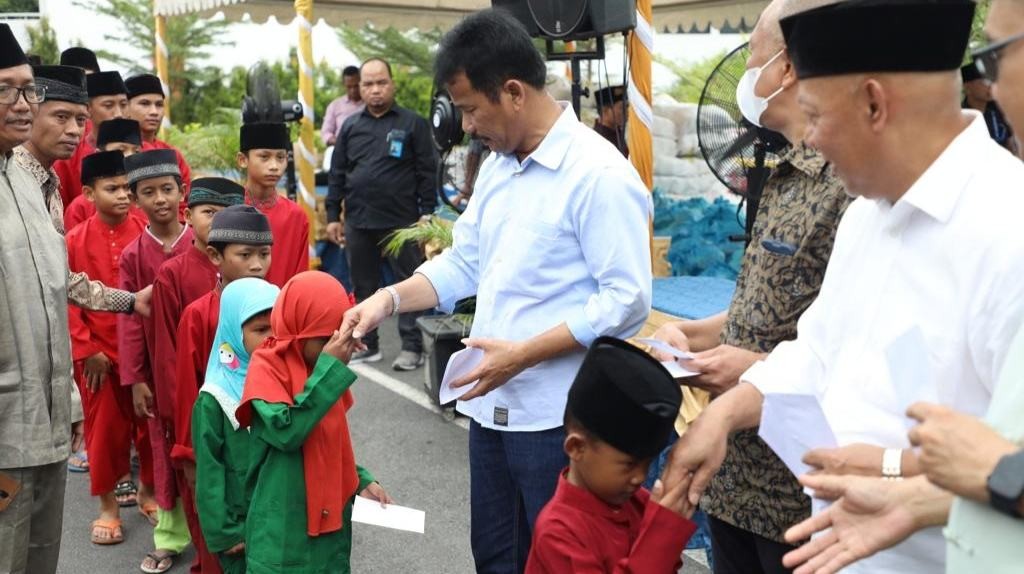 Berkah Ramadan, BP Batam Bagikan 1.500 Paket Bingkisan dan Santunan