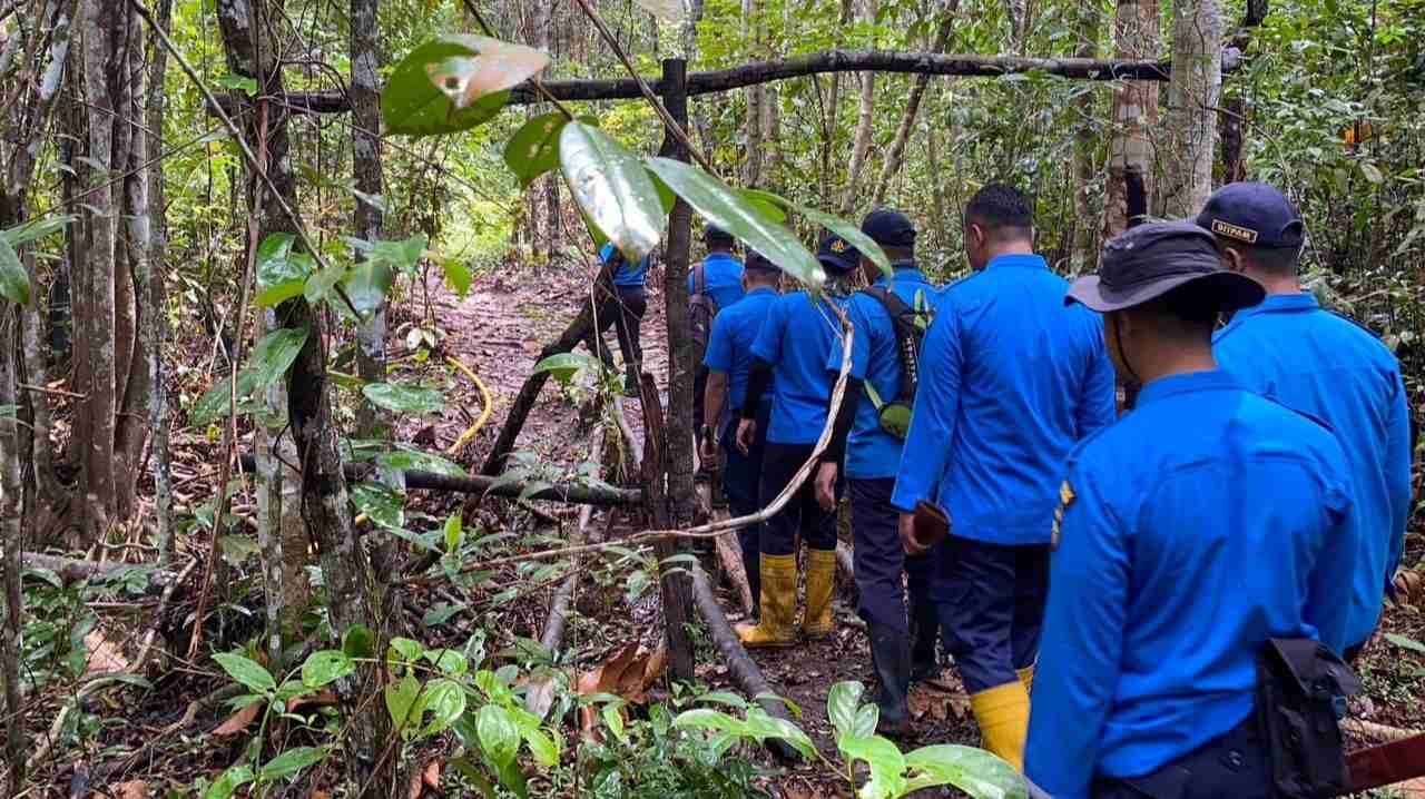 BU SPAM dengan Ditpam BP Batam Tertibkan Kegiatan dan Bangunan Ilegal di Sekitaran Waduk