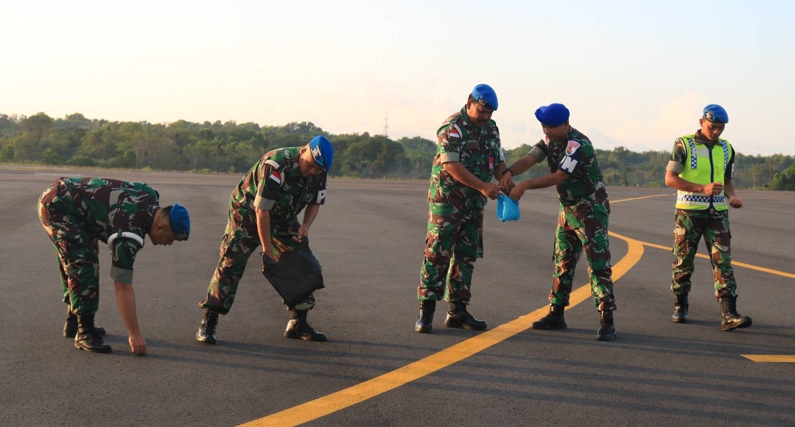 Tekan Kecelakaan dan Insiden di Bandara, Kerikil hingga Logam Disikat Rata Lanud RHF