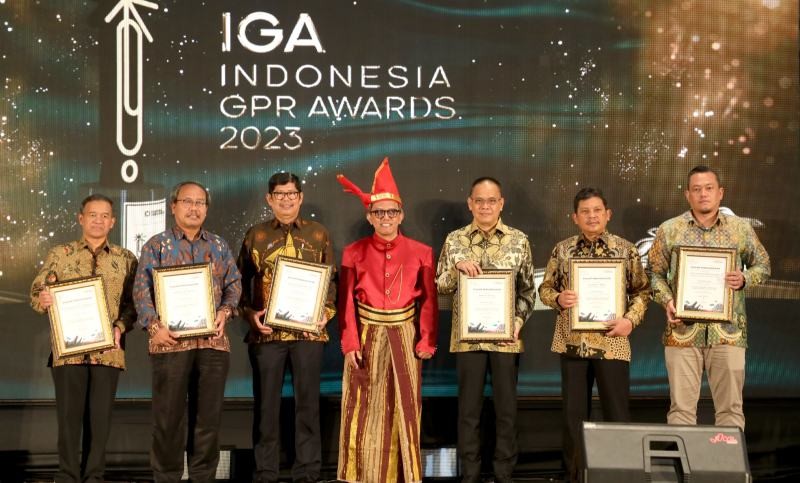 Kepala BP Batam Dinobatkan Pemimpin Terpopuler, Humasnya Raih Anugerah Terbaik 2023