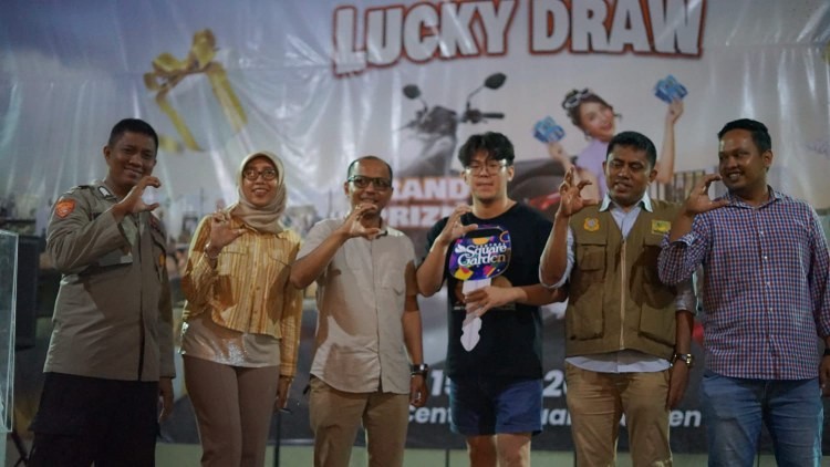 Hendro Lie, Warga Batam Ini Sukses Bawa Pulang Motor Honda Genio dari Central Square Garden