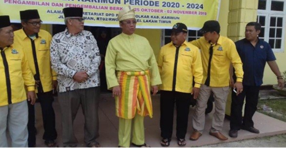 Anwar Hasyim Daftar Balon Wakil Bupati ke DPD Partai Golkar