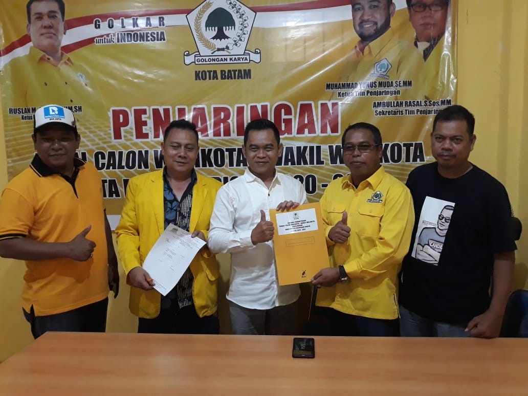 ketua_daftar_ke_golkar.jpg