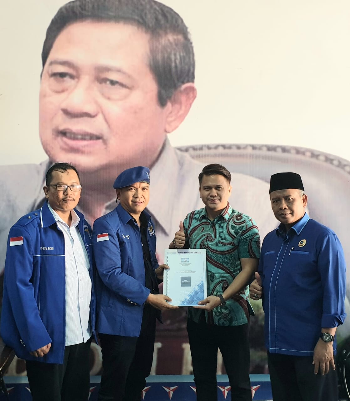 Osco Warnai Bursa Batam-2, Daftar ke Gerindra dan Demokrat
