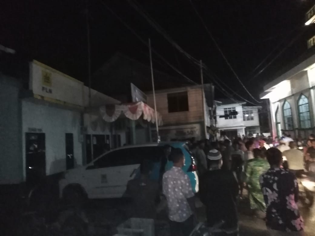 Akibat PLN Tarempa Rajin Matikan Listrik, Warga Geruduk PLN