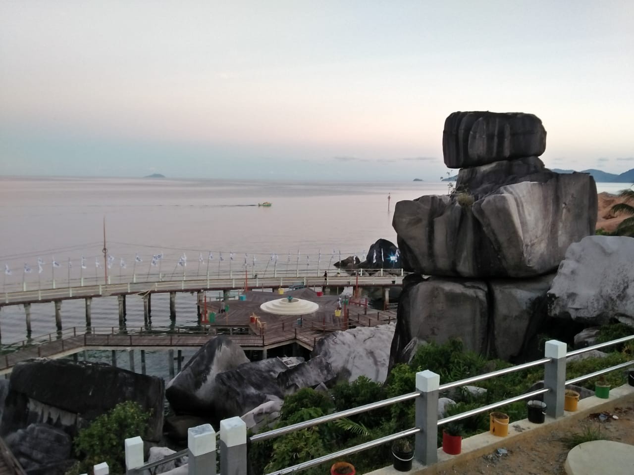 tompak_tiga.jpg